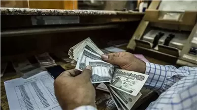 «محجوز قبل ما ينزل».. كيف يتبخر المرتب في بداية الشهر؟