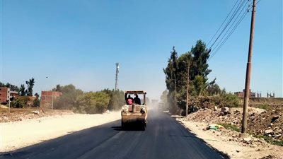 خطوات متسارعة على أرض الواقع لرفع كفاءة الطرق بالمنوفية.. تفاصيل 