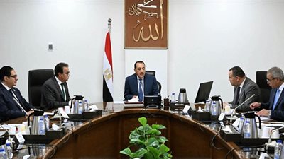 رئيس الوزراء يتابع مستجدات تشغيل مستشفى 500500