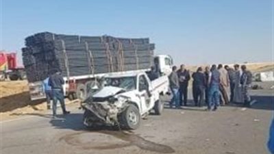مصرع شاب وإصابة 8 أشخاص في تصادم 3 سيارات ميكروباص بالبحيرة