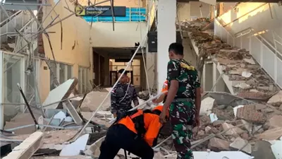 ارتفاع حصيلة قتلى زلزال إندونيسيا إلى 20 قتيلا واستمرار البحث عن ناجين
