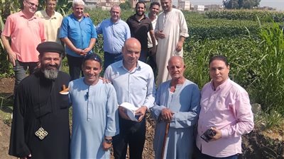 بعد 25 عامًا من المعاناة.. بدء تسليم موقع مدرسة «عزبة شهات» بسمالوط تمهيدًا لإنشائها