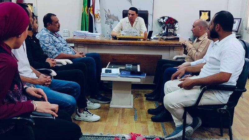عبد العظيم يضع خريطة