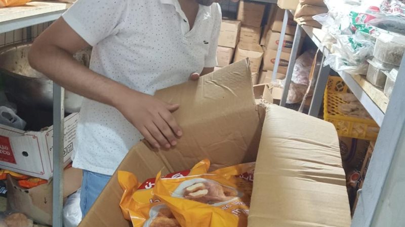 921 كجم أغذية مخالفة