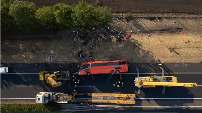 مقتل 12 وإصابة 10 آخرين في حادث انقلاب حافلة بالمجر