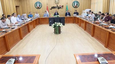 محافظ المنوفية يتابع الخطة الاستثمارية وملفات العمل الحيوية.. ويوجه بسرعة الإنجاز ومحاسبة المقصرين