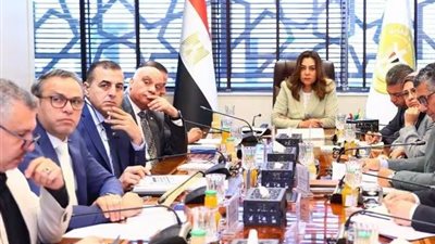 منال عوض تتابع الخطة الاستثمارية للقطاع البيئي للعام المالي 2026/2027
