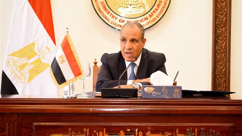  بدر عبد العاطي،