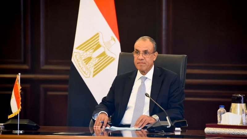  بدر عبد العاطي،
