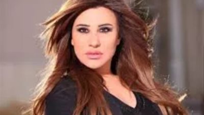 نجوى كرم تتجاهل الجدل وتكشف «اشتقتلك»