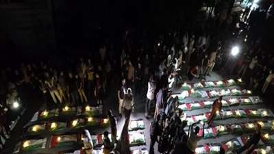 غزة تشيع 106 فلسطينيين بعد انتشال جثامينهم من أنقاض حي الزيتون