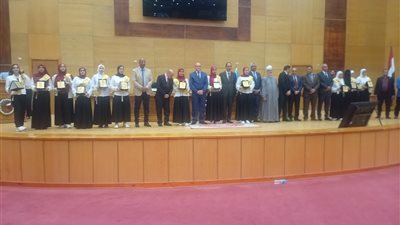محافظ سوهاج يشهد احتفالية تكريم أوائل الشهادات العامة والفنية والأزهرية