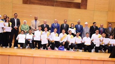 محافظ سوهاج يشهد احتفالية تكريم أوائل الشهادات العامة والفنية والأزهرية
