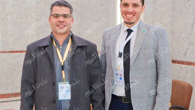 العالم 