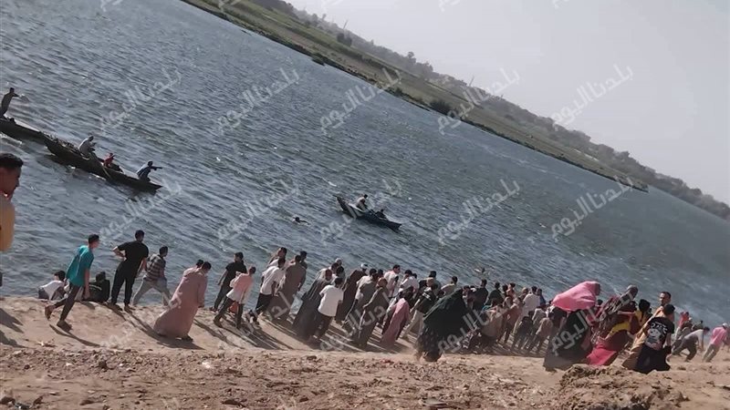 الاهالى اثناء البحث