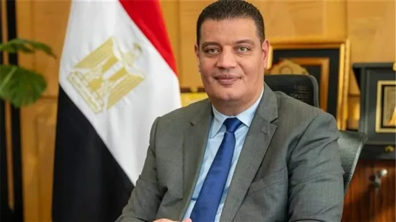  أيمن عبد الموجود