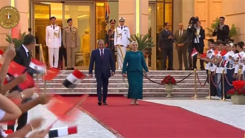 الرئيس السيسي والسيدة