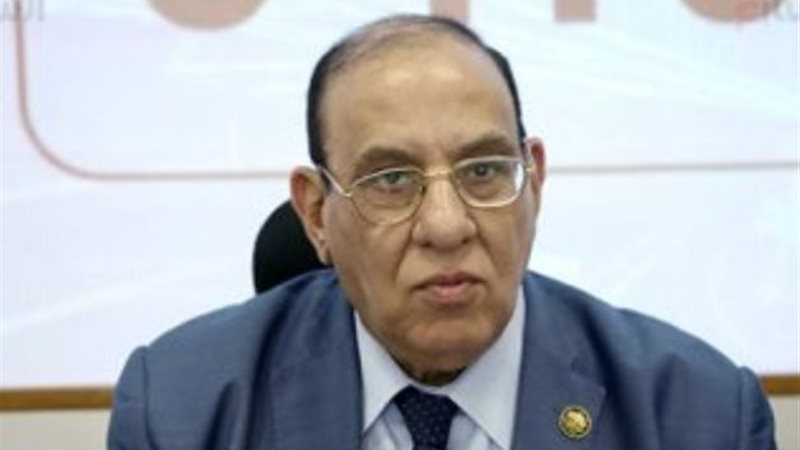 الدكتور طلعت عبد