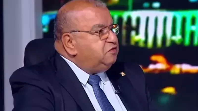 رفعت فياض، المتخصص