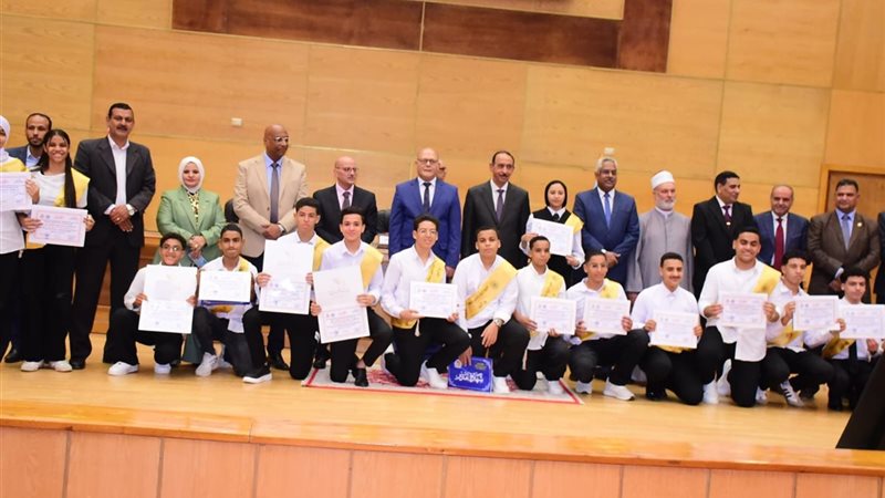 المتفوقين مع محافظ
